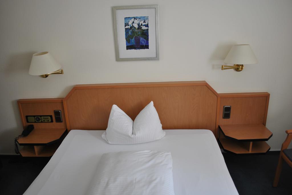 Hotel Garni Am Schaefersberg Niedernhausen Cameră foto