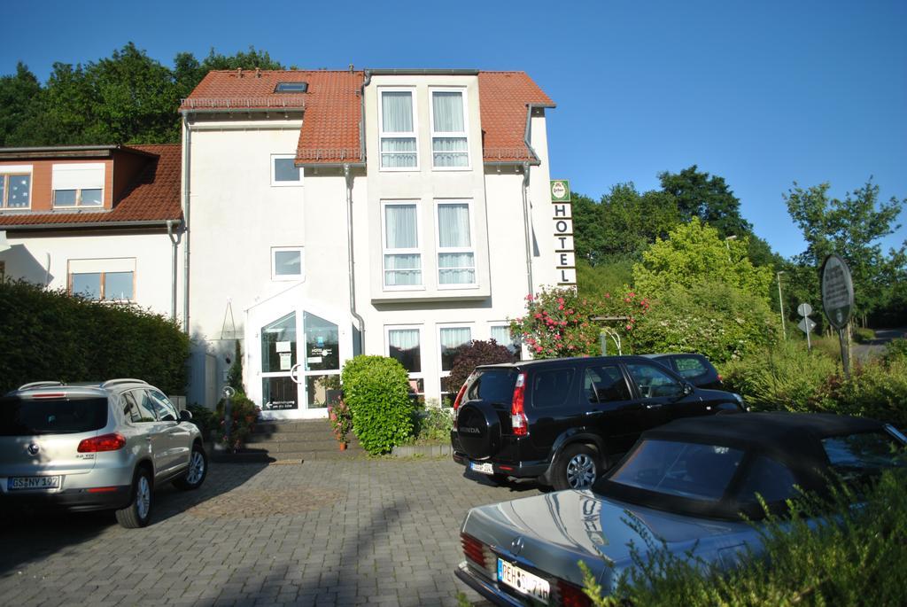 Hotel Garni Am Schaefersberg Niedernhausen Exterior foto