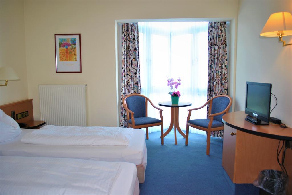Hotel Garni Am Schaefersberg Niedernhausen Cameră foto